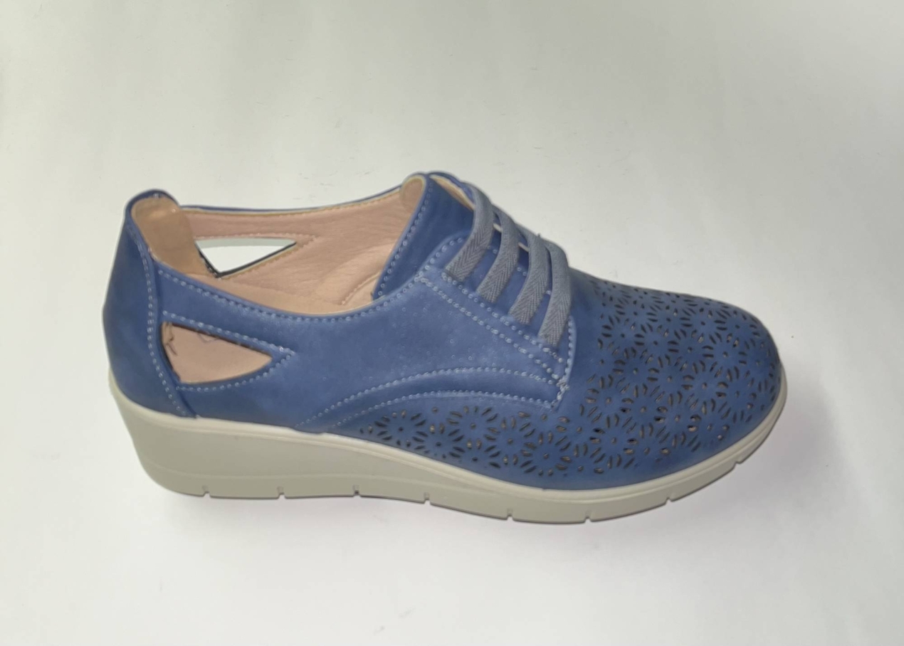 Sabata casual per a dona amb tancament elàstic en blau 24M212 de MYSOFTSHOES. M-233